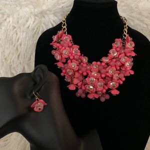 Chunky Floral Beaded Cluster Statement Collar Bib Necklace & Earrings Set Coral